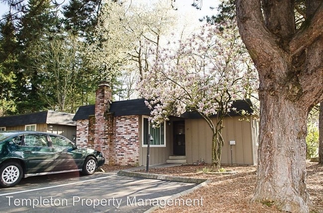Building Photo - 16863 NE Glisan St