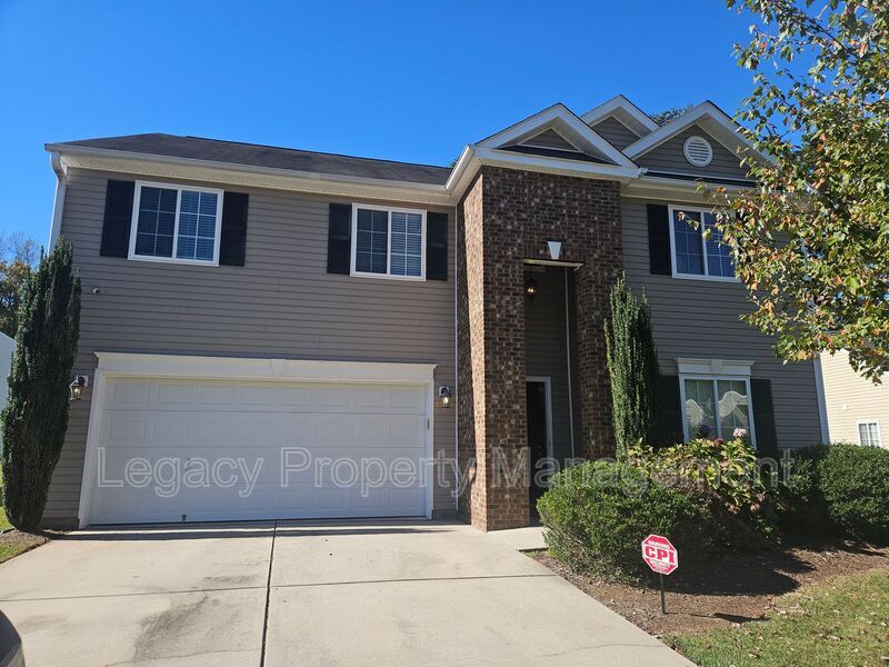 Foto principal - 312 Walnut Crossing Dr