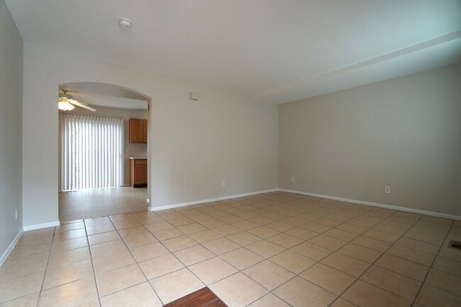 Photo - 472 Kitfield View Townhome