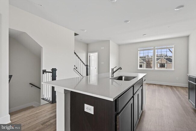 Foto del edificio - 5225 Manor Park Dr
