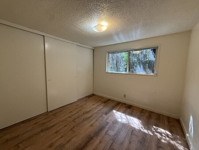 Foto del edificio - 851 W 5th Ave