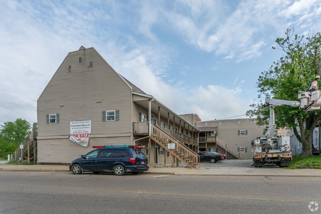 15 Grant St, Dennison, OH 44621 Apartments in Dennison, OH