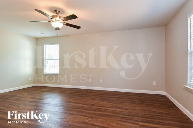 Foto del edificio - 6431 Bentbrush St