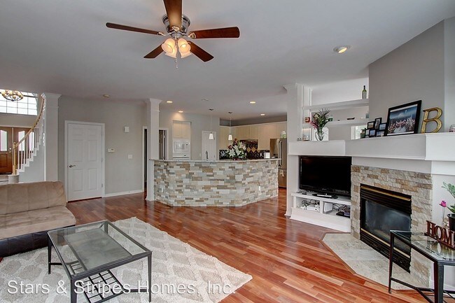 Building Photo - 3 br, 4 bath House - 10505 White Pine Drive