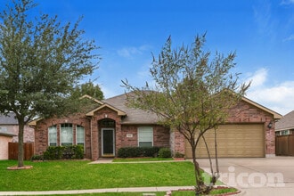 Building Photo - 4702 Valleyview Dr