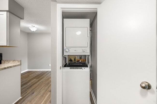 Building Photo - Timberwood Place Apartments