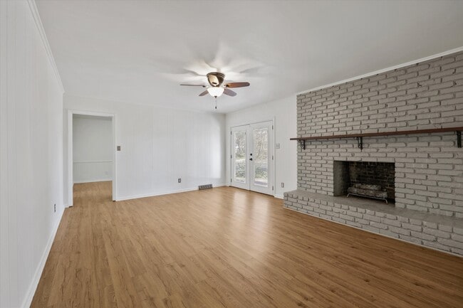 Building Photo - 930 Corning Rd