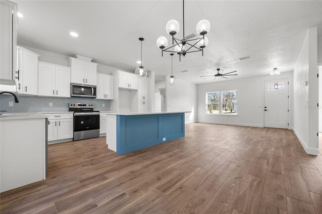 Building Photo - New Construction 3/2 in Bronson