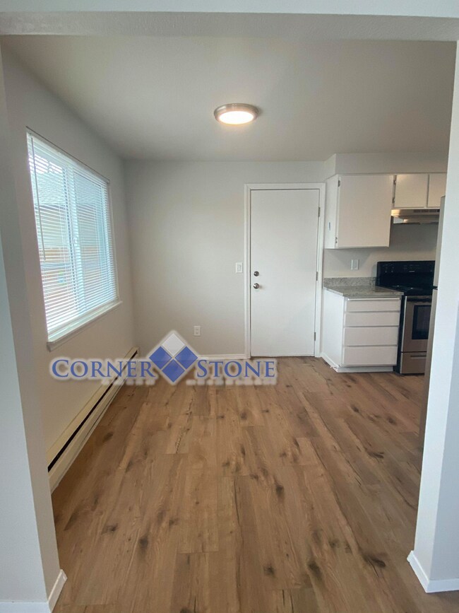 Building Photo - $500 OFF FIRST MONTH RENT! DEATTACHED 1 CA...