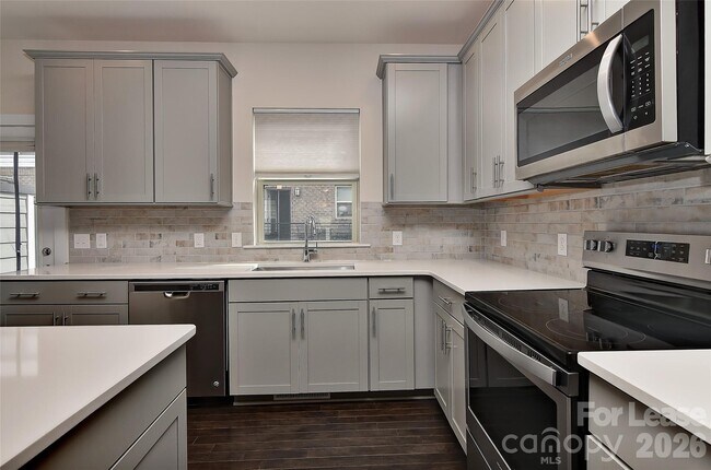 Foto del edificio - 13047 Tinton Ave