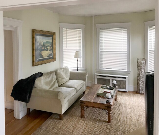 living rm - 29 Wachusett Ave
