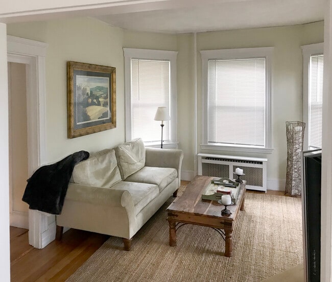 living rm - 29 Wachusett Ave