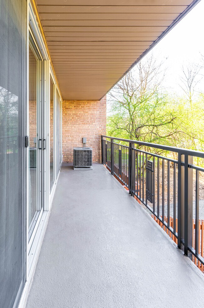 Foto del edificio - 5950 Oakwood Dr