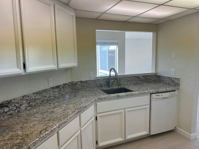 Foto del edificio - 1891 Lakebird Dr