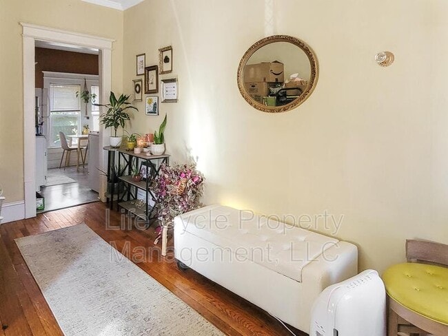 Foto del edificio - 631 Paris Ave SE