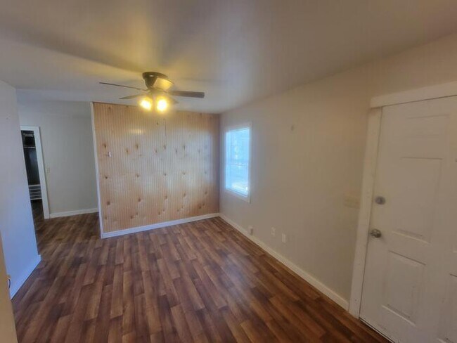 Building Photo - 141 Rem Ct