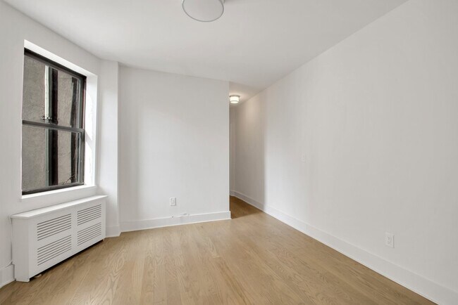 Foto del edificio - 414 W 49th St