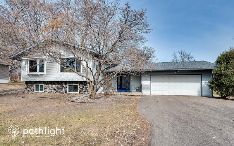 Foto principal - 9720 28th Ave N