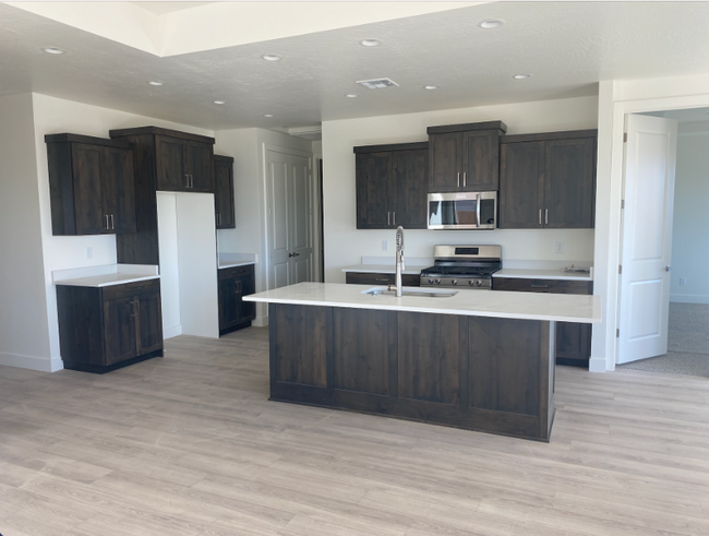 Building Photo - 1555 W 470 N