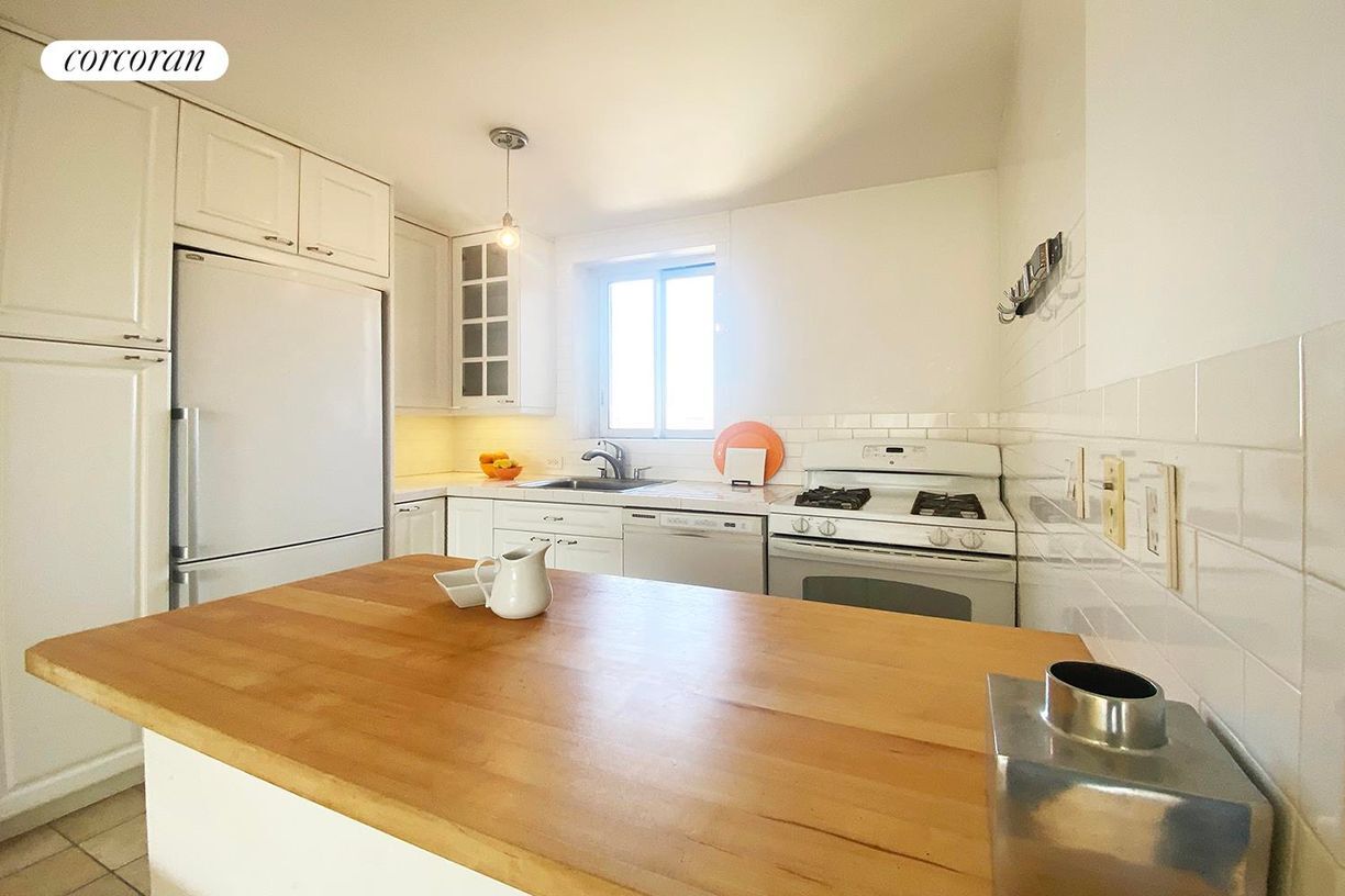 Foto principal - 101 W 79th St