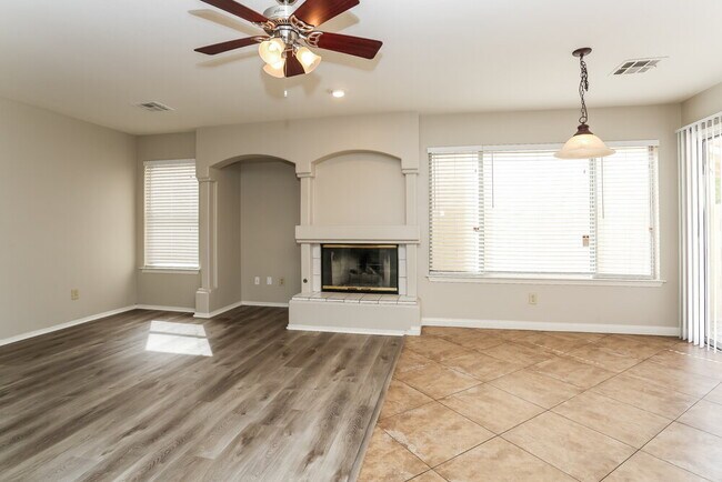 Foto del edificio - 4943 Monte Del Sol Ln
