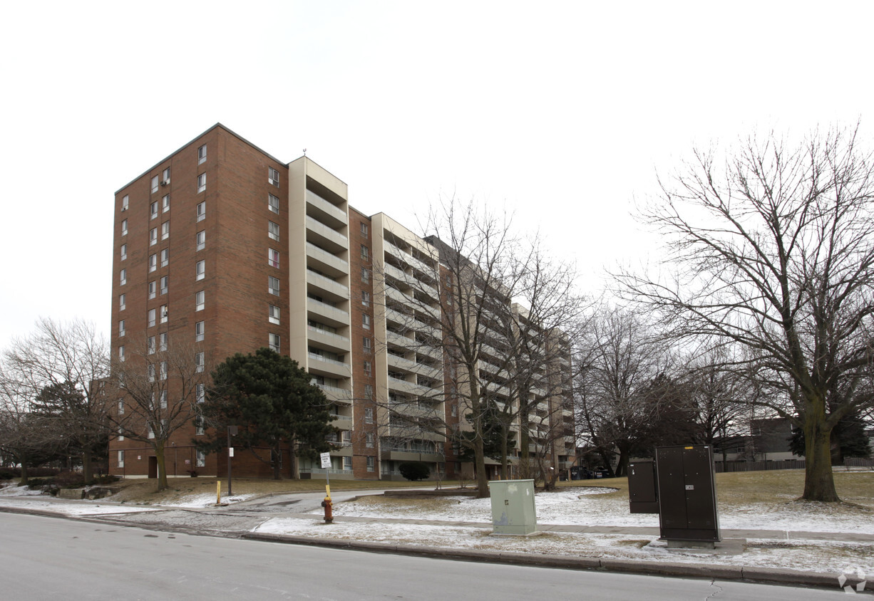 Building Photo - 19 Four Winds Dr