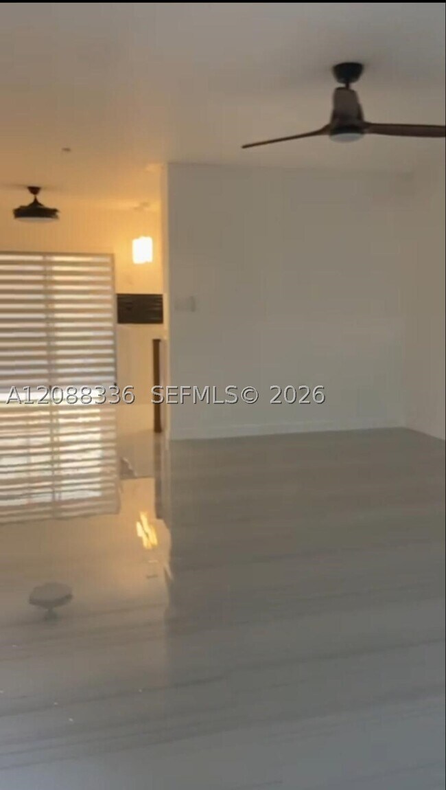 Foto del edificio - 10350 SW 220th St