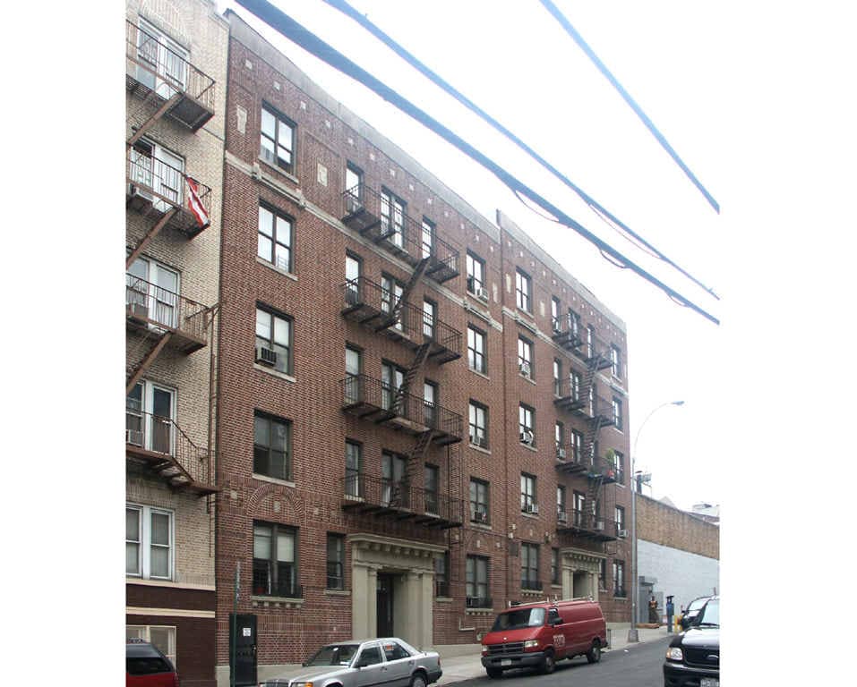 Primary Photo - 2483-2489 Tiebout Ave