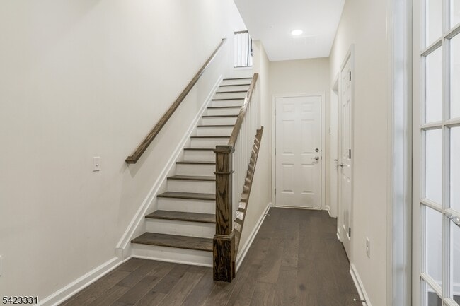 Building Photo - 17 Gala Ct