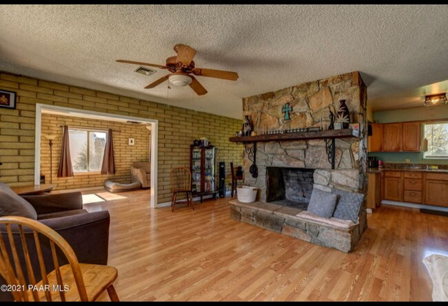 Building Photo - 2106 Kelmo Dr