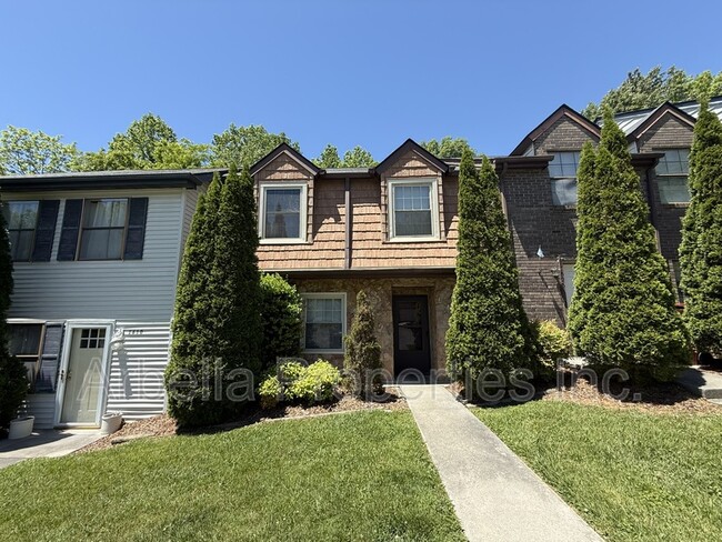 Building Photo - 1608 Herrin Dr