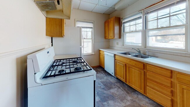 Building Photo - Private Yard