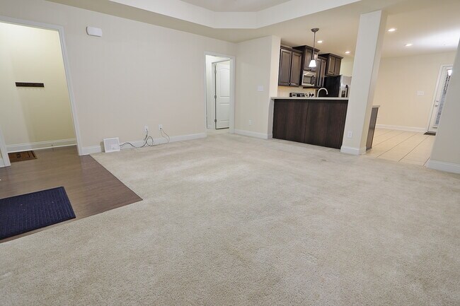 Foto del edificio - 349 Dovington Dr