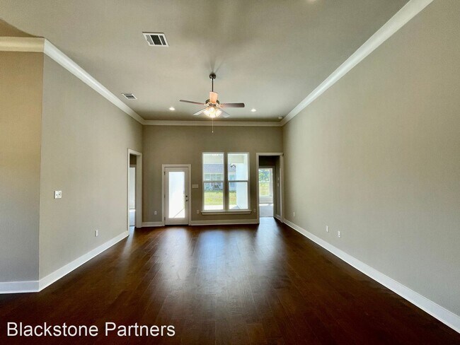 Foto del edificio - 4 br, 3 bath House - 22846 Balsam Dr