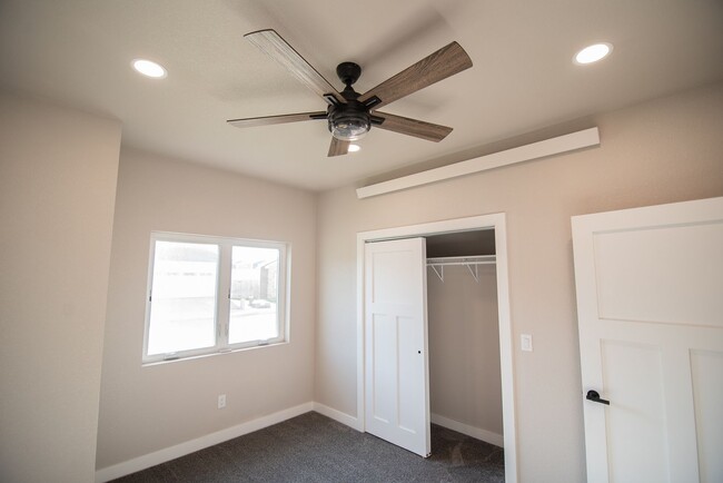 Building Photo - Steamboat Ridge  Rentals KAD Investments, LLC