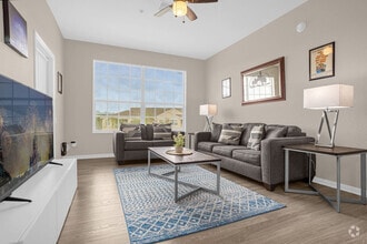 Building Photo - 2307 Silver Palm Dr