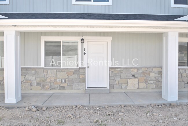 Building Photo - 360 N 2650 W