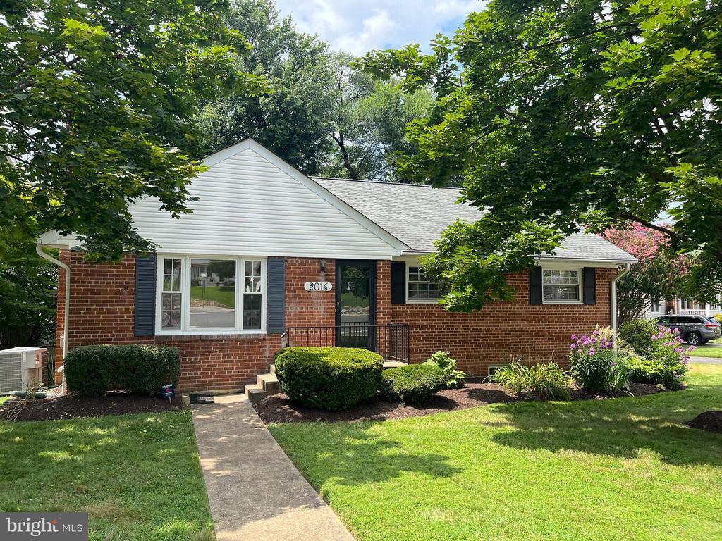 Foto principal - 2016 Patrick Henry Dr