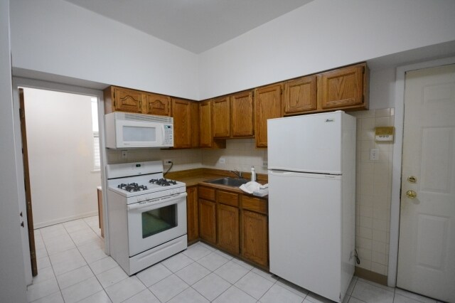 Building Photo - 1620 W Beach Ave