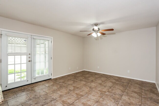 Foto del edificio - 616 Prairie Ln