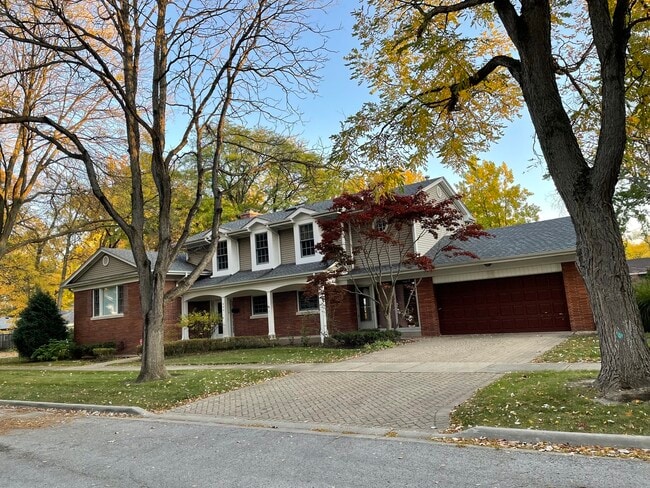 Building Photo - 844 Juniper Rd