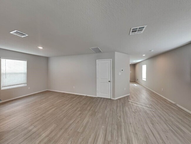 Foto del edificio - 7307 Cultivator Way