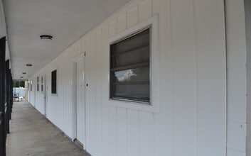 Building Photo - 321 Bellot St