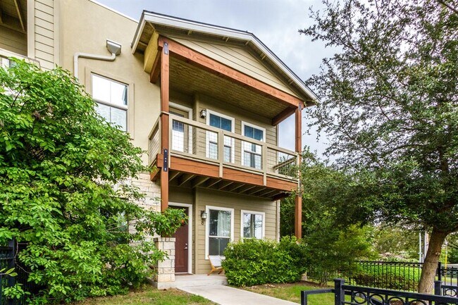 Foto del edificio - 2520 Bluebonnet Ln