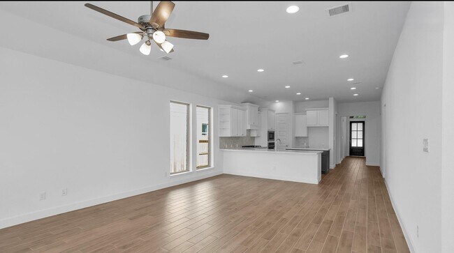 Building Photo - 211 Sierra Stream Ln