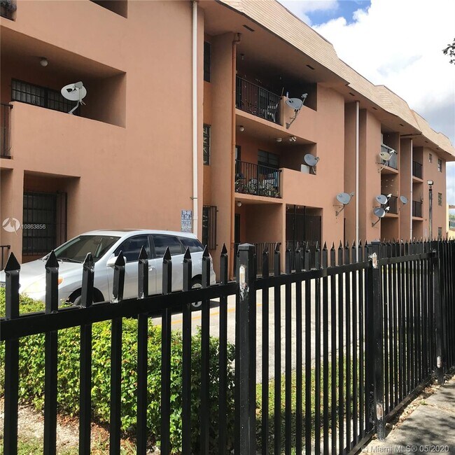 Foto del edificio - 1471 W 43rd Pl