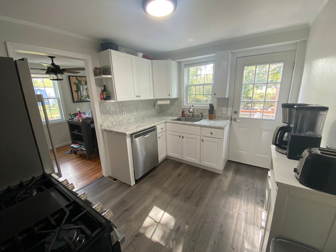 32 Saratoga Rd, North Kingstown, RI 02852 Townhome Rentals in North