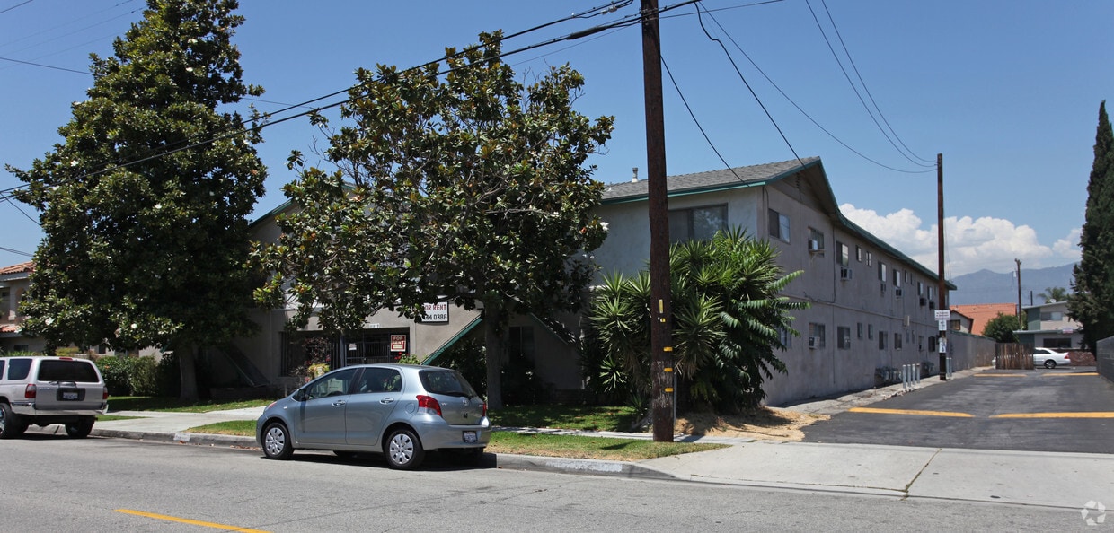 Primary Photo - 11355 Lambert Ave