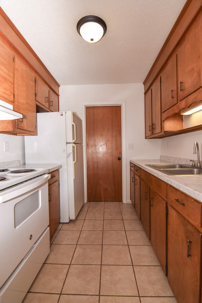 Building Photo - 103 Ashwood Ct