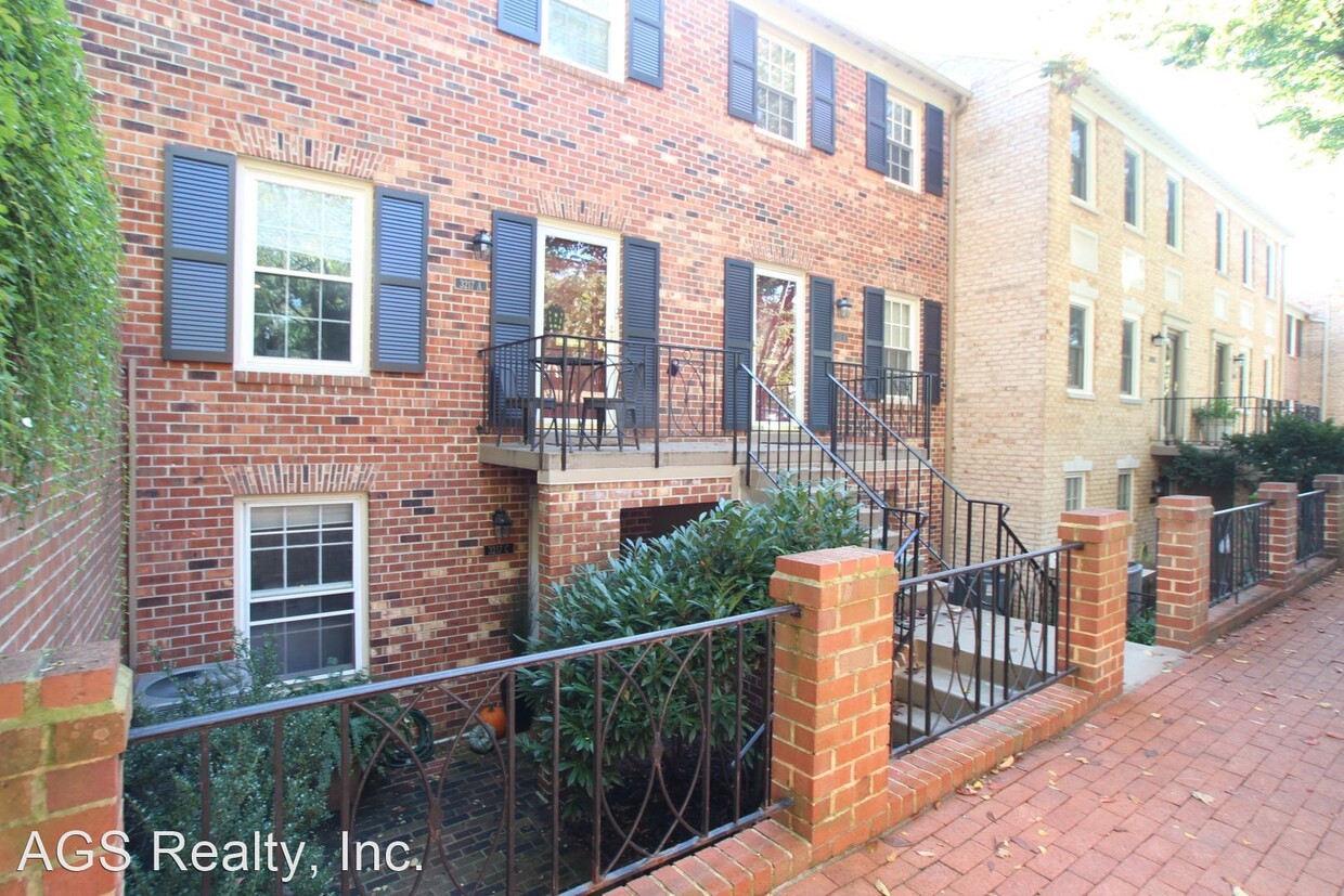 Primary Photo - 2 br, 2.5 bath House - 3217-C Sutton Place...